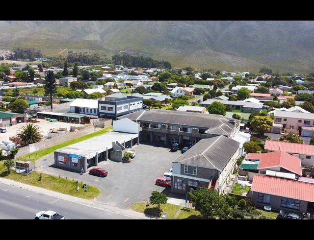 92M² BUSINESS CENTRE FOR SALE IN KLEINMOND CENTRAL